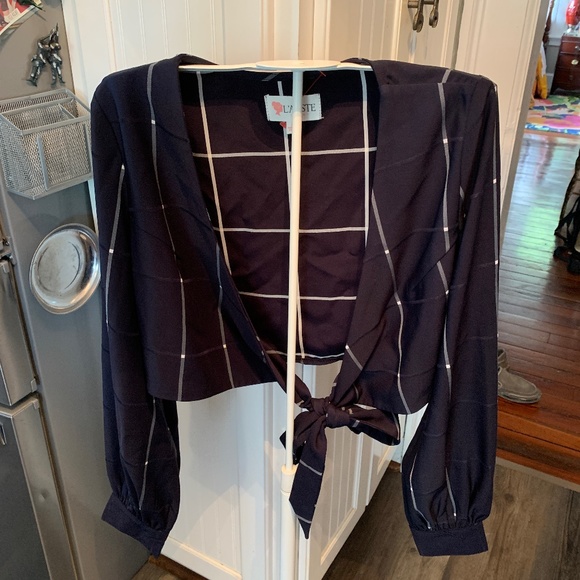 L’Atiste by Amy cropped tie front blouse. Never worn - Picture 1 of 5